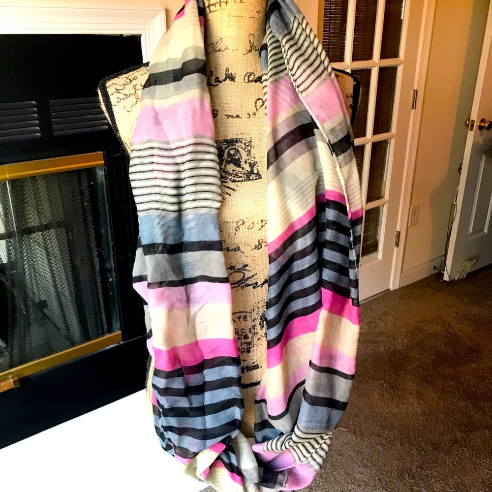 2 Patterned Infinity Scarves - Picture 3 of 3